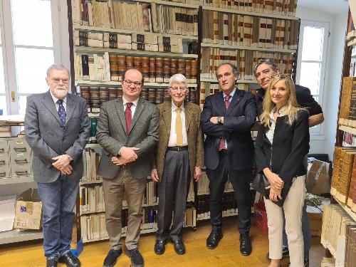 Il vicepresidente Mario Anzil (secondo da sinistra) in visita all'Irci di Trieste
