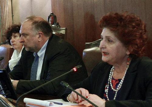 Loredana Panariti (Assessore regionale Lavoro), Roberto Cosolini (Sindaco Trieste) e Teresa Bellanova (Sottosegretaria Ministero Lavoro) all'incontro sulla situazione di Alcatel-Lucent, in Municipio - Trieste 15/05/2015