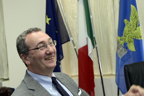Sergio Bolzonello (Vicepresidente Regione FVG e assessore Attività produttive) in conferenza stampa per fare il punto sull'attuazione della legge regionale "Rilancimpresa FVG" - Trieste 19/05/2015