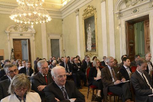 Pubblico alla conferenza "Le tecnologie del mare: dal Friuli Venezia Giulia alla macroregione Adriatico-Ionica", nel Salone di Rappresentanza della sede della Regione FVG - Trieste 20/05/2015