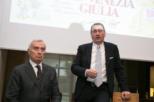 Giuseppe Villani (Presidente Consorzio Prosciutto San Daniele) e Sergio Bolzonello (Vicepresidente Regione FVG e assessore Attività produttive) alla presentazione di "Aria di Friuli Venezia Giulia", al concept store Presso Porta Nuova - Milano 21/05/2015