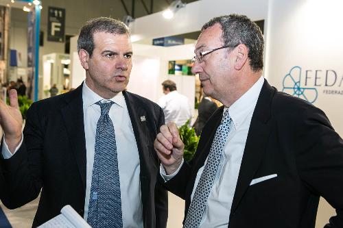 Giuseppe Pavan (Vicepresidente Fedagromercati) e Sergio Bolzonello (Vicepresidente Regione FVG e assessore Attività produttive) nello stand di Udine Mercati S.p.A. alla Fiera "Fruit Innovation 2015" - Milano 21/05/2015