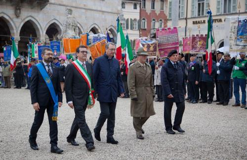 Sergio Bolzonello (Vicepresidente Regione FVG) alla cerimonia solenne in onore ai Caduti al Tempietto di piazza Libertà - Udine 22/05/2015
