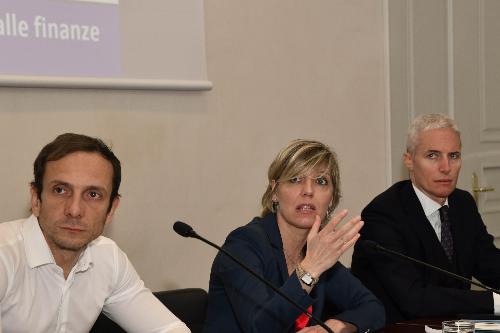 Il governatore Massimiliano Fedriga e l'assessore regionale Barbara Zilli alla conferenza stampa sui crediti fiscali