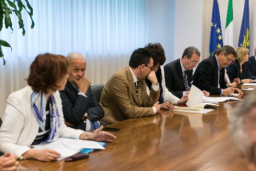 Ettore Romoli (Sindaco Gorizia), Loredana Panariti (Assessore regionale Lavoro), Sergio Bolzonello (Vicepresidente Regione FVG e assessore Attività produttive) ed Enrico Gherghetta (Presidente Provincia Gorizia) al Tavolo della verifica conclusiva dell'Accordo per lo stabilimento SIAP di Gorizia (Gruppo Carraro) - Udine 23/05/2015