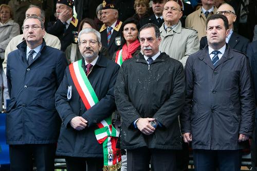 Sergio Bolzonello (Vicepresidente Regione FVG), Furio Honsell (Sindaco Udine), Domenico Rossi (Sottosegretario Difesa) e Franco Iacop (Presidente Consiglio regionale FVG) al IV Raduno nazionale di Assoarma - Udine 23/05/2015