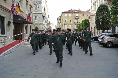 Arrivo della  maxi staffetta de "L'Esercito marciava ..." in piazza Unità d'Italia - Trieste 24/05/2015