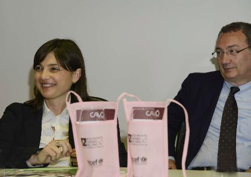 Debora Serracchiani (Presidente Regione Friuli Venezia Giulia) e Sergio Bolzonello (Vicepresidente Regione FVG e assessore Attività produttive) alla presentazione di Cantine Aperte 2015 - Udine 25/05/2015