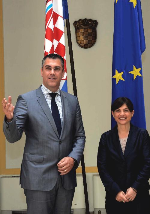 Debora Serracchiani (Presidente Friuli Venezia Giulia) con Hrvoje Marusic (sottosegretario Affari esteri Croazia) – Zagabria 03/06/2015