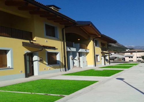 Fabbricato di sei alloggi di edilizia convenzionata in via Castello 1 ad Amaro (UD)