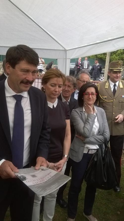 Janos Ader (Presidente della Repubblica d’Ungheria) e Sara Vito (assessore regionale Friuli Venezia Giulia) – San Martino del Carso, 04/06/2015