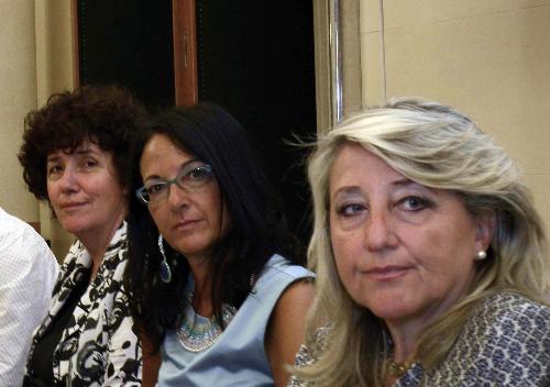 Loredana Panariti (Assessore regionale Lavoro, Formazione, Istruzione, Pari Opportunità, Politiche giovanili, Ricerca e Università), Raffaella Palmisciano (Consigliera di Parità Regione Friuli Venezia Giulia) e Annamaria Poggioli [Presidente Commissione Regionale Pari Opportunità (CRPO)] all'incontro "Il Jobs Act e la sfida per le pari opportunità" nella sala Ajace del Comune - Udine 09/06/2015