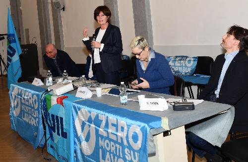 L’assessore regionale al Lavoro Alessia Rosolen all’incontro sul Coordinamento per la sicurezza organizzato dalla Uil Fvg