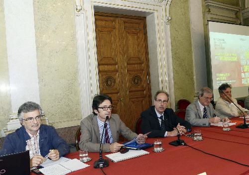 Gianni Torrenti (Assessore regionale Solidarietà) e Franco Codega (Consigliere regionale) al convegno sui diritti dei migranti organizzato dall'Ufficio Nazionale Antidiscriminazioni Razziali (UNAR), nella sede della Regione FVG - Trieste 19/06/2015