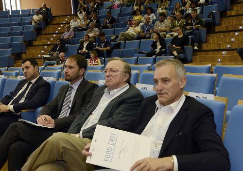 Franco Iacop (Presidente Consiglio regionale), Cristiano Shaurli (Assessore regionale Risorse agricole e forestali), Giovanni Foffani ((Presidente Confagricoltura Udine)) e Dario Ermacora (Presidente Coldiretti FVG) al Food East Research and Innovation Forum 2015 - Udine 25/06/2015