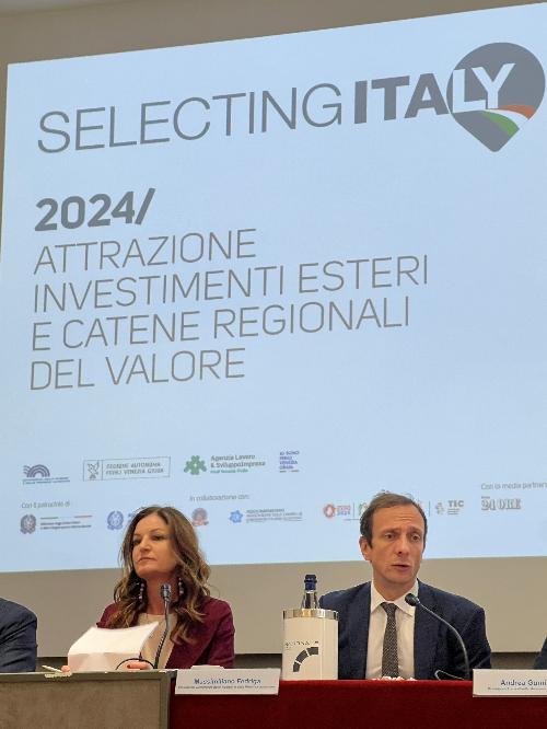 Il governatore del Friuli Venezia Giulia (a destra) durante la presentazione di "Selecting Italy" 2024