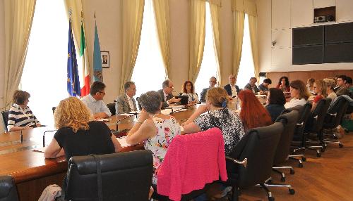Gianni Torrenti (Assessore regionale Solidarietà) illustra le nuove modalità di smistamento e di gestione dei minori immigrati agli Ambiti territoriali guidati dai sindaci - Trieste 25/06/2015