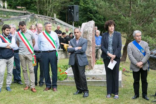 Loredana Panariti (Assessore regionale Lavoro) e Pietro Fontanini (Presidente Provincia Udine) alla cerimonia in ricordo dei quattro Alpini Fucilati all'alba del 1° luglio 1916 - Cercivento 01/07/2015