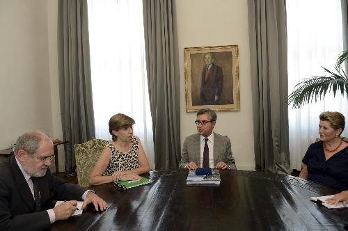 Christia Chiaruttini Leggeri (console onorario di Francia a Trieste), Francesco Peroni (Assessore regionale Finanze) e Catherine Colonna (ambasciatrice Francia in Italia) – Trieste 06/07/2015