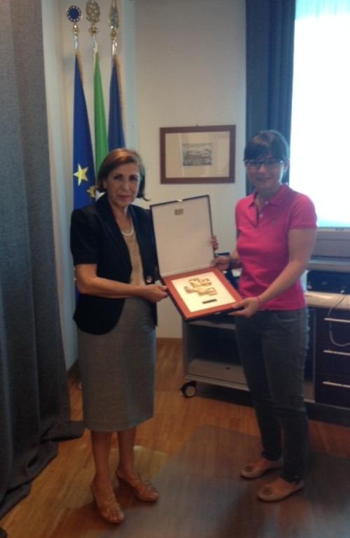 Provvidenza Delfina Raimondo (Prefetto Udine) con Debora Serracchiani (presidente Friuli Venezia Giulia) – Udine 13/07/2015