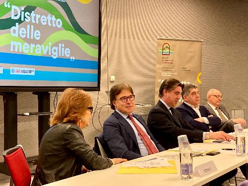 L'assessore regionale alle Attività produttive e Turismo, Sergio Emidio Bini, in occasione della conferenza stampa di presentazione del distretto del commercio Friuli Orientale nella Cciaa Pn-Ud a Udine.