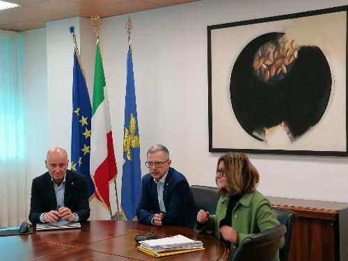 L'assessore alle Risorse agroalimentari Stefano Zannier alla conferenza stampa inerente alla partecipazione del Fvg a Vinitaly 2024