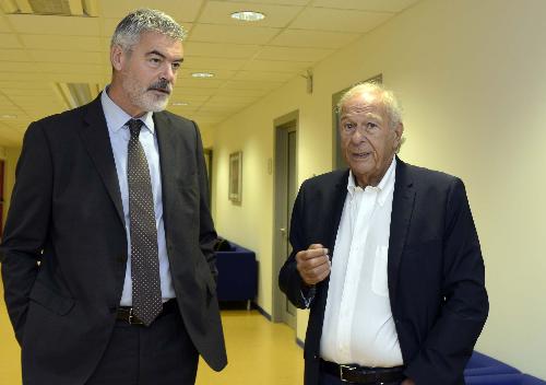 Paolo Panontin (Assessore regionale Autonomie locali e Coordinamento Riforme) ed Ettore Romoli (Sindaco Gorizia) alla presentazione del documento "Il percorso della Riforma", sul Riordino degli Enti locali del FVG - Udine 24/07/2015