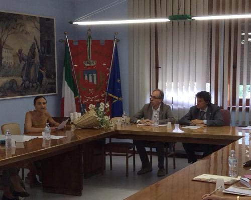 Gianni Torrenti (Assessore regionale Cultura) e Ottorino Faleschini (Sindaco Paularo) alla Giornata degli Ecomusei del Friuli Venezia Giulia, nella Sala consiliare del Municipio - Paularo 25/07/2015