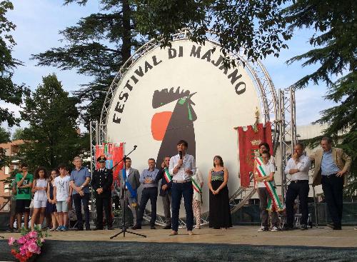 Debora Serracchiani (Presidente Regione Friuli Venezia Giulia) e Sergio Bolzonello (Vicepresidente Regione FVG e assessore Attività produttive) all'inaugurazione del 55° Festival di Majano - Majano 24/07/2015