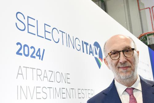 L'assessore regionale alla Salute Riccardo Riccardi durante il workshop "Investments in Good Health. La catena del valore delle scienze della vita opportunità per nuovi investimenti tra ricerca, trasferimento tecnologico e mercato" nell'ambito di Selecting Italy