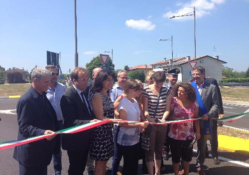 Mariagrazia Santoro (Assessore regionale Infrastrutture e Lavori pubblici) all'inaugurazione della rotatoria lungo la strada statale 14 "della Venezia Giulia", in località Pieris - San Canzian d'Isonzo 03/08/2015