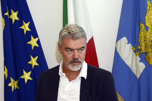 Paolo Panontin (Assessore regionale Autonomie locali e Coordinamento Riforme) alla presentazione ufficiale delle firme per l'avvio dell'iter legislativo per la fusione dei Comuni di Monfalcone, Ronchi dei Legionari e Staranzano - Udine 05/08/2015