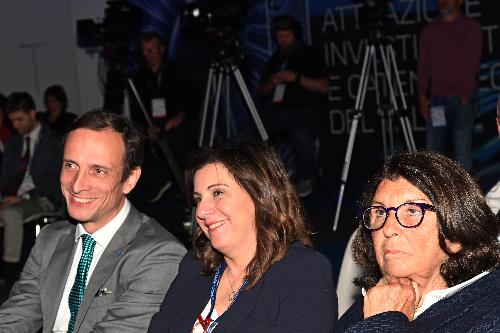 Il Governatore della Regione Massimiliano Fedriga con la presidente della Scuola nazionale della Pubblica Amministrazione Paola Severino (prima da destra)