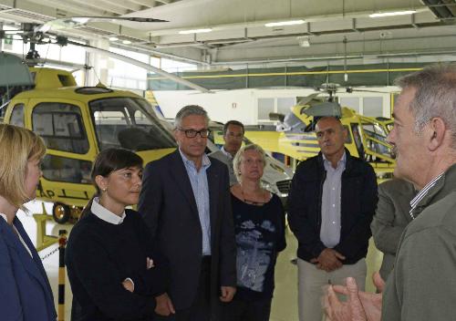 Debora Serracchiani (Presidente Regione Friuli Venezia Giulia) durante la visita alla Helica S.r.l. - Amaro 24/08/2015