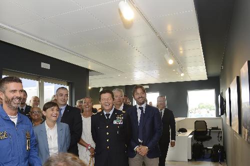 Jan Slangen [Comandante Pattuglia Acrobatica Nazionale (PAN) Frecce Tricolori], Debora Serracchiani (Presidente Regione Friuli Venezia Giulia) e Maurizio Lodovisi (Comandante Squadra Aerea) all'inaugurazione dell'area museale dedicata alla Pattuglia Acrobatica Nazionale (PAN) "Frecce Tricolori" - Base Aerea Militare di Rivolto 25/08/2015