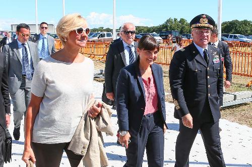 Roberta Pinotti (Ministro Difesa), Debora Serracchiani (Presidente Regione Friuli Venezia Giulia) e Pasquale Preziosa (Capo di Stato Maggiore Aeronautica Militare) alla celebrazione del 55° anniversario della Pattuglia Acrobatica Nazionale (PAN) "Frecce Tricolori" - Base Aerea Militare di Rivolto 06/09/2015