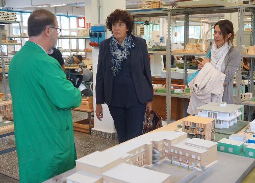 Loredana Panariti (Assessore regionale Formazione, Istruzione, Politiche giovanili, Ricerca e Università) all'inaugurazione dell'anno scolastico del Liceo Artistico Max Fabiani - Gorizia 14/09/2015 (Foto Massimiliano Cao / Provincia Gorizia)