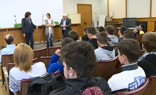 Loredana Panariti (Assessore regionale Formazione, Istruzione, Politiche giovanili, Ricerca e Università) all'inaugurazione dell'anno scolastico della scuola slovena "Simon Gregorčič" - Gorizia 14/09/2015