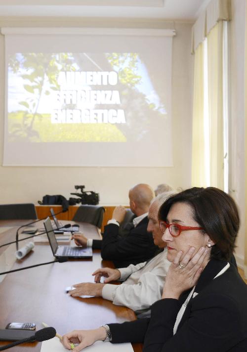 Sara Vito (Assessore regionale Ambiente ed Energia) al primo dei quattro incontri di presentazione del Piano Energetico Regionale (P.E.R.) - Trieste 145/09/2015