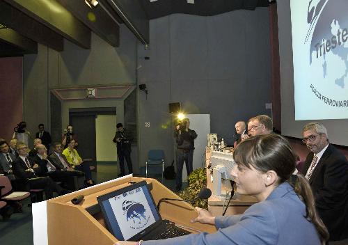 Debora Serracchiani (Presidente Regione Friuli Venezia Giulia) al Forum ferroviario internazionale Italia-Balcani, in Stazione Marittima - Trieste 17/09/2015
