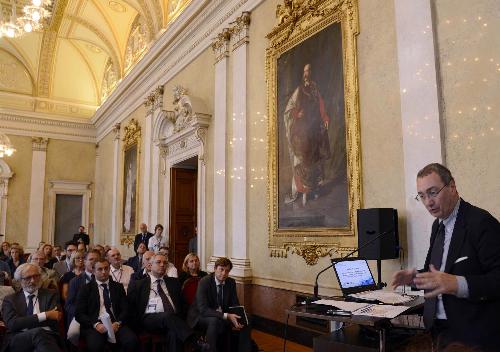 Sergio Bolzonello (Vicepresidente Regione FVG e assessore Attività produttive) alla tavola rotonda dedicata allo sviluppo del Cluster Smart Health, nell'ambito di Trieste Next, nel Palazzo della Regione Friuli Venezia Giulia - Trieste 25/09/2015