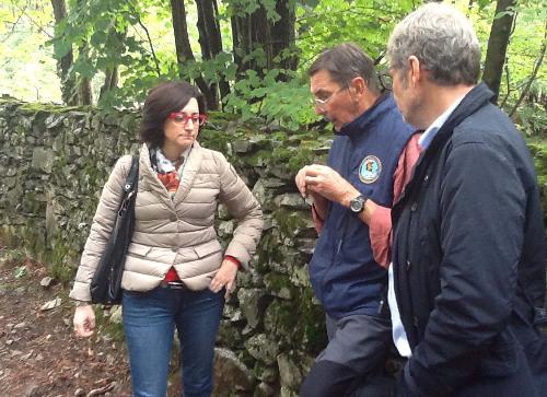 Sara Vito (Assessore regionale Ambiente ed Energia), Furio Premiani (Presidente Federazione speleologica regionale FVG) e Giulio Lauri (Consigliere regionale) nell'area del Pozzo Mattioli - Gropada (TS) 03/10/2015