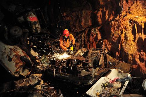 Giornata nazionale della Speleologia "Pulire il buio" - Pozzo Mattioli, Gropada (TS) 03/10/2015 (Foto Furio Premiani, presidente Federazione speleologica regionale FVG)