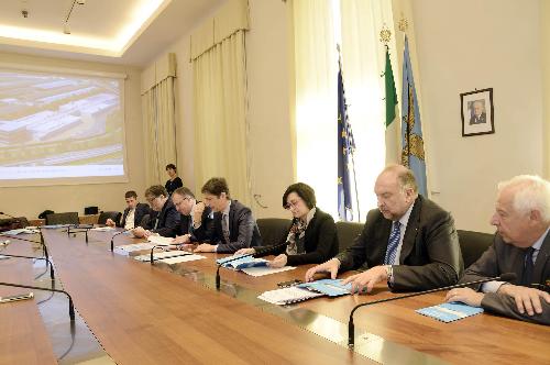 Conferenza stampa di presentazione dell'avvio dei lavori del terzo lotto per la realizzazione del nuovo Depuratore di Servola, con Sara Vito (Assessore regionale Ambiente ed Energia), Vittorio Zollia (Assessore Ambiente Provincia Trieste), Roberto Cosolini (Sindaco Trieste), Stefano Venier (Amministratore delegato Gruppo Hera) e Roberto Gasparetto (Direttore generale AcegasApsAmga) - Trieste 05/10/2015