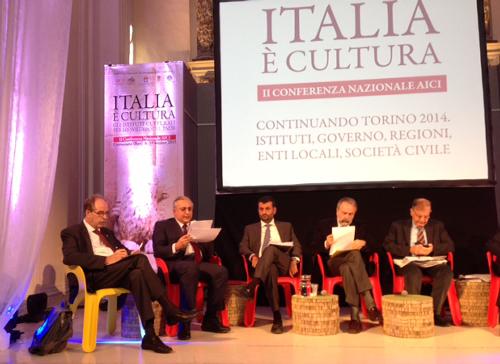 Gianni Torrenti (Assessore regionale Cultura) alla II Conferenza nazionale dell'Associazione delle Istituzioni di Cultura Italiane (AICI) - Conversano (BA) 10/10/2015