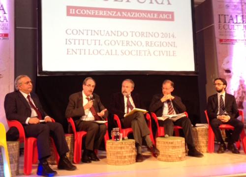 Gianni Torrenti (Assessore regionale Cultura) alla II Conferenza nazionale dell'Associazione delle Istituzioni di Cultura Italiane (AICI) - Conversano (BA) 10/10/2015