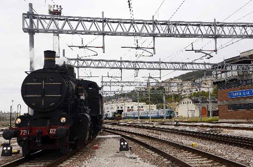 Il Barcolana Express arriva in Stazione Centrale per la Regata - Trieste 11/10/2015