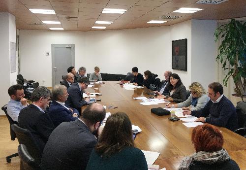Mariagrazia Santoro (Assessore regionale Lavori pubblici, Edilizia) presenta il disegno di legge sulla Riforma organica delle Politiche abitative e riordino delle Aziende Territoriali per l'Edilizia Residenziale (ATER) alla Commissione Regionale per le Politiche Socio Abitative (CRPSA) e alle rappresentanze sindacali - Udine 20/10/2015