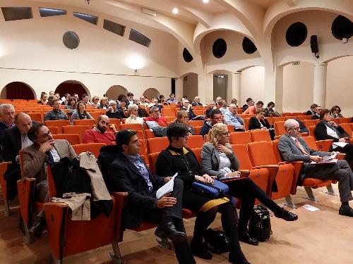 Pubblico alla presentazione del Programma Operativo Regionale (POR) del Fondo Europeo di Sviluppo Regionale (FESR) 2014-2020 del Friuli Venezia Giulia, nell'Auditorium della Regione FVG - Pordenone 22/10/2015 (Foto Bepi Pucciarelli)