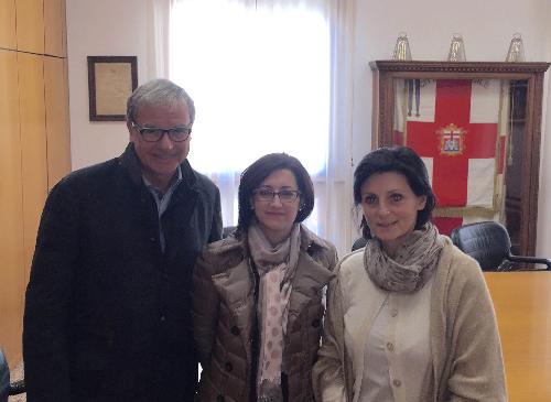 Roberto Ceraolo (Sindaco Sacile), Sara Vito (Assessore regionale Ambiente ed Energia) e Vannia Gava (Vicesindaco Sacile) in Municipio - Sacile 22/10/2015